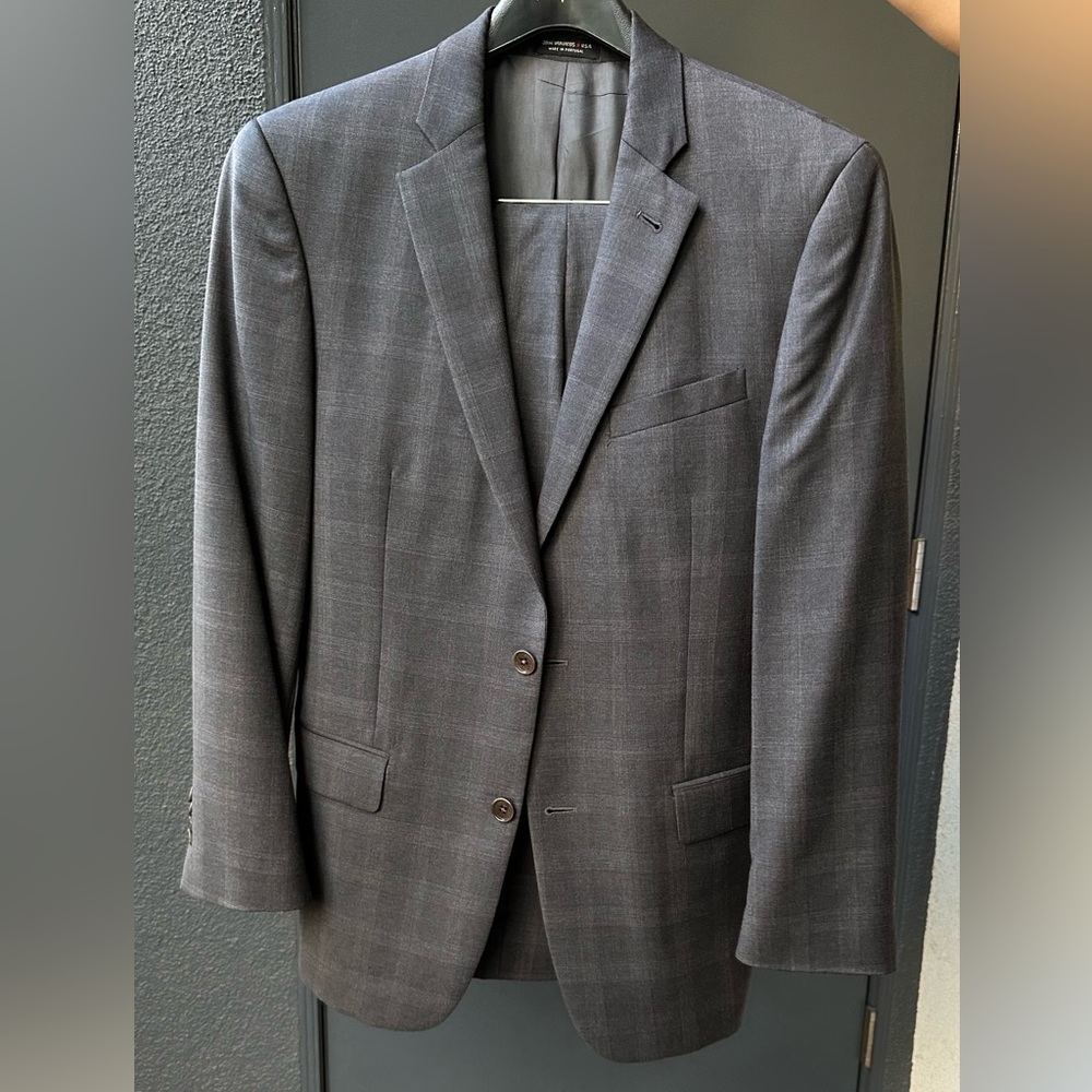 John Varvatos 38R Suit